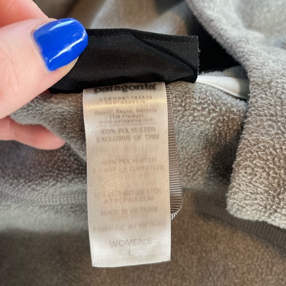 Women’s patagonia jacket with hood - Picture 3 of 3